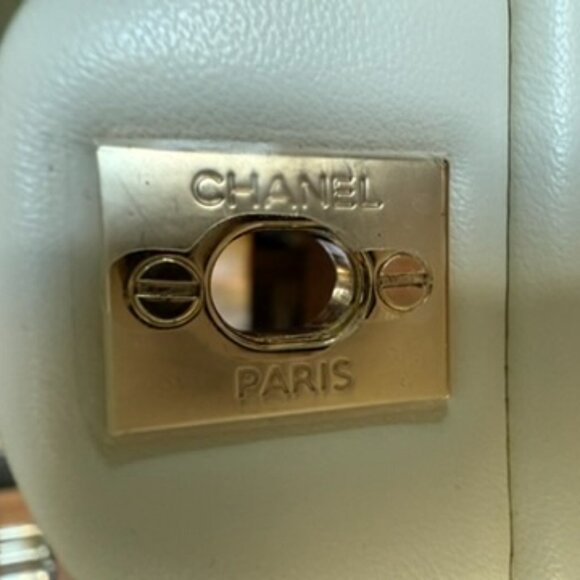 Chanel Cream Caviar Leather Classic Jumbo Double Flap Bag - Picture 6 of 13